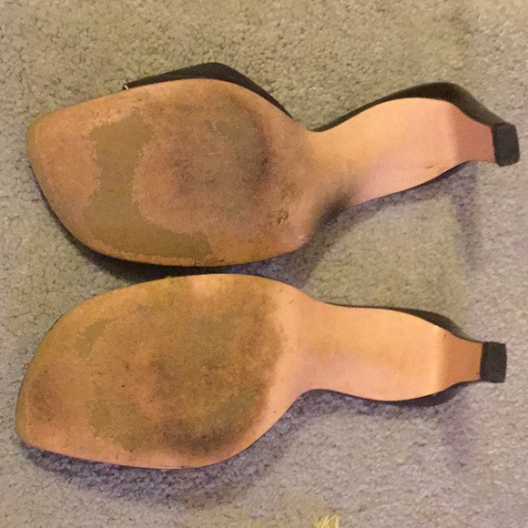 Women Shoes - Picture 4 of 7